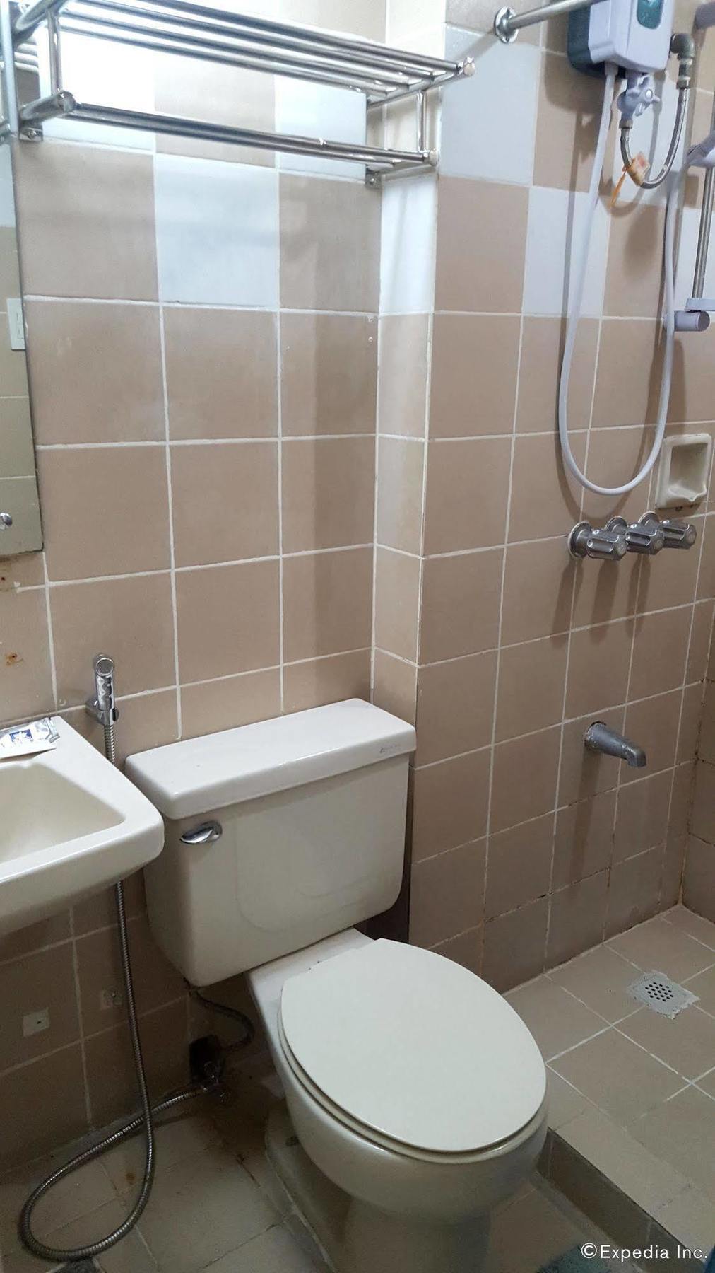 Mpt Suites Makati City Extérieur photo